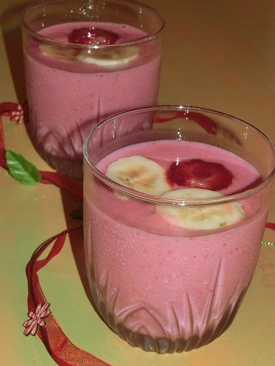 Koktajl bananowo-truskawkowy