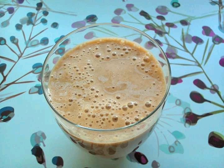 Koktajl bananowy z kaki na napoju sojowym