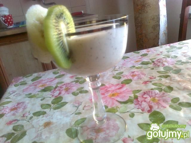 Koktajl bananowy z kiwi 2