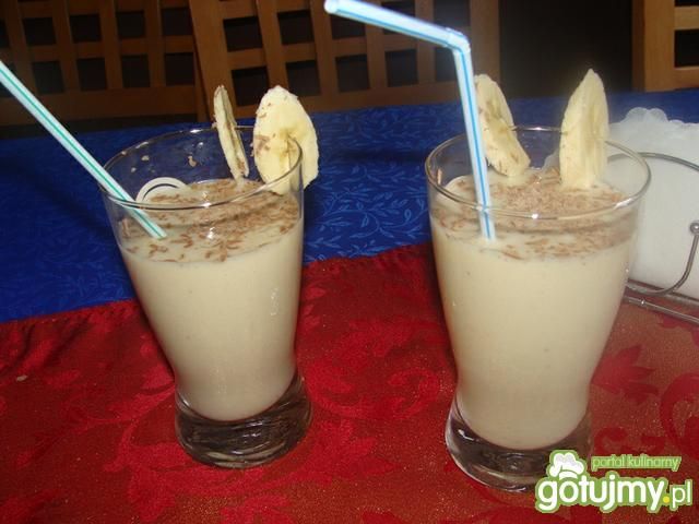 Koktajl bananowy z mleczkiem kokosowym Koktajl bananowy z mleczkiem kokosowym