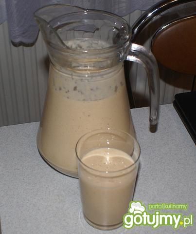 Koktajl brzoskwiniowo-bananowy Koktajl brzoskwiniowo-bananowy