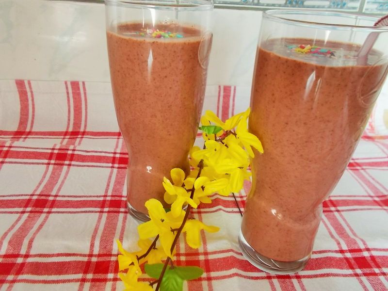 Koktajl czekoladowy z malinami Koktajl czekoladowy z malinami