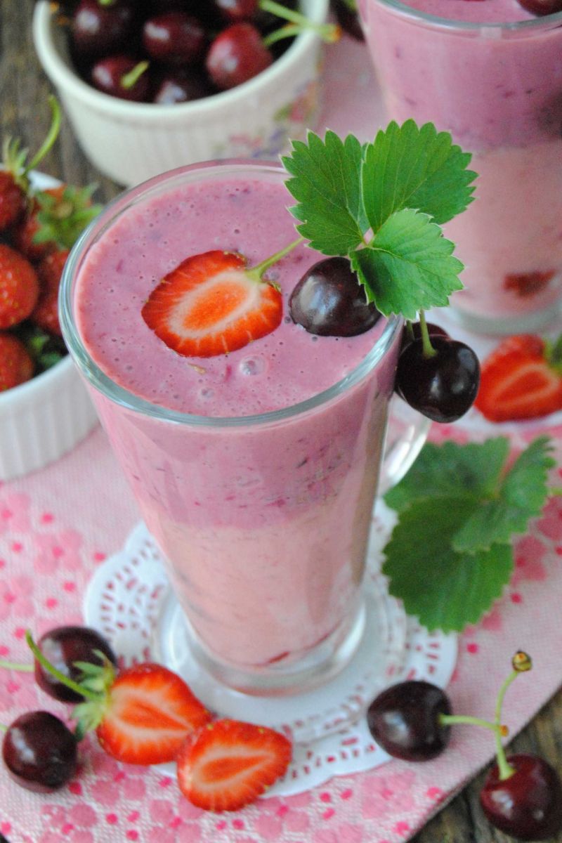 Koktajl czereśniowo- truskawkowy