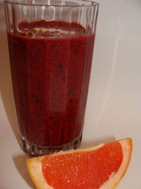 Koktajl grejpfrutowo- jagodowy