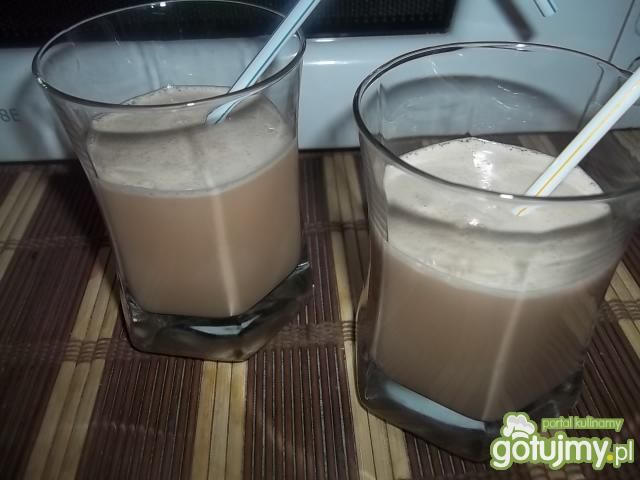 Koktajl jajeczno-czekoladowy