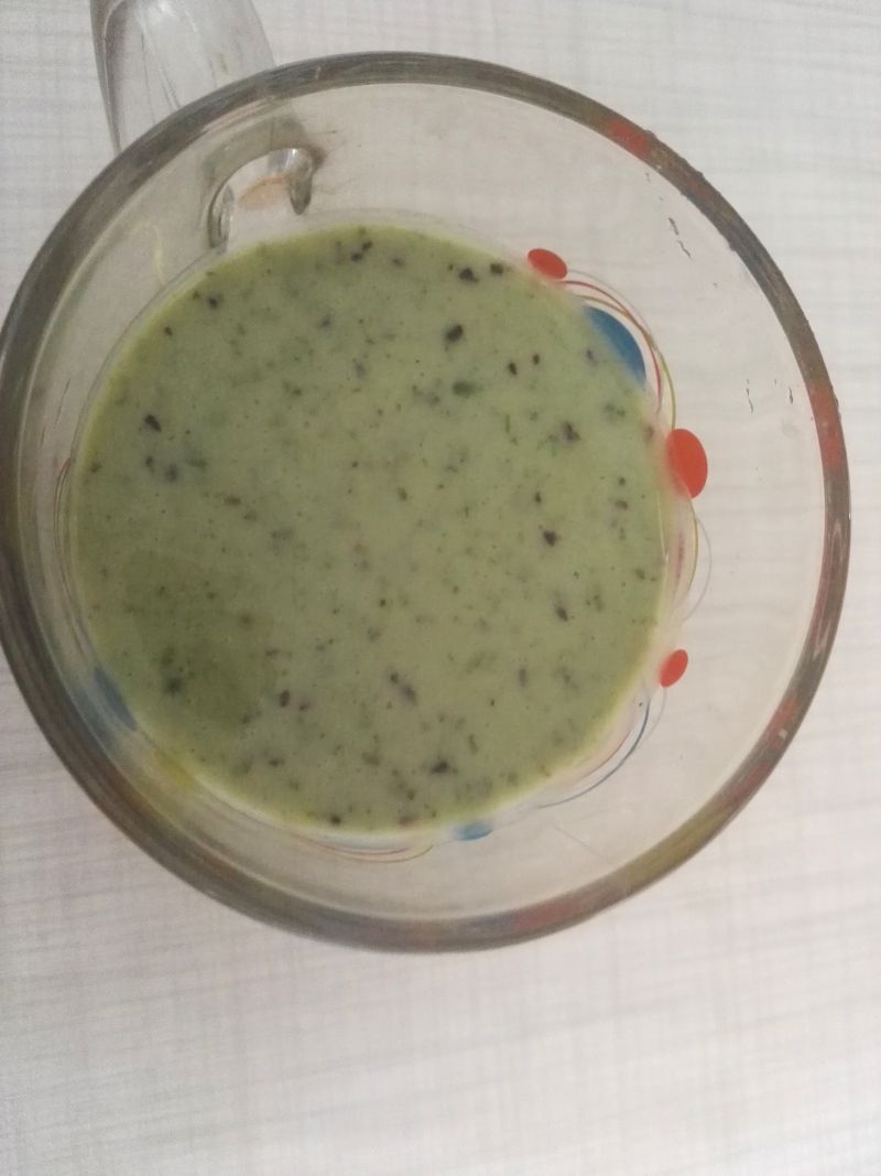 Koktajl "jarmużowo-borówkowa bomba zdrowia"