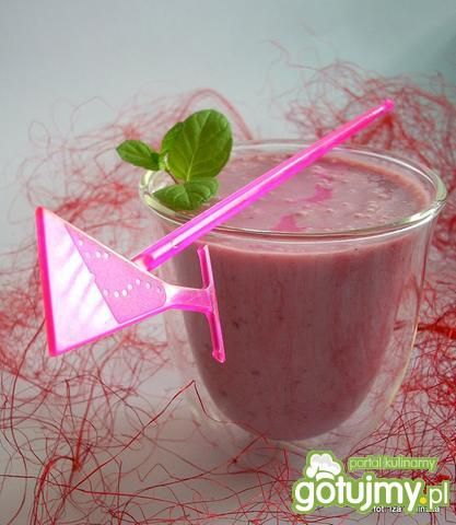 Koktajl jeżynowo-jabłkowo-jogurtowy Koktajl jeżynowo-jabłkowo-jogurtowy