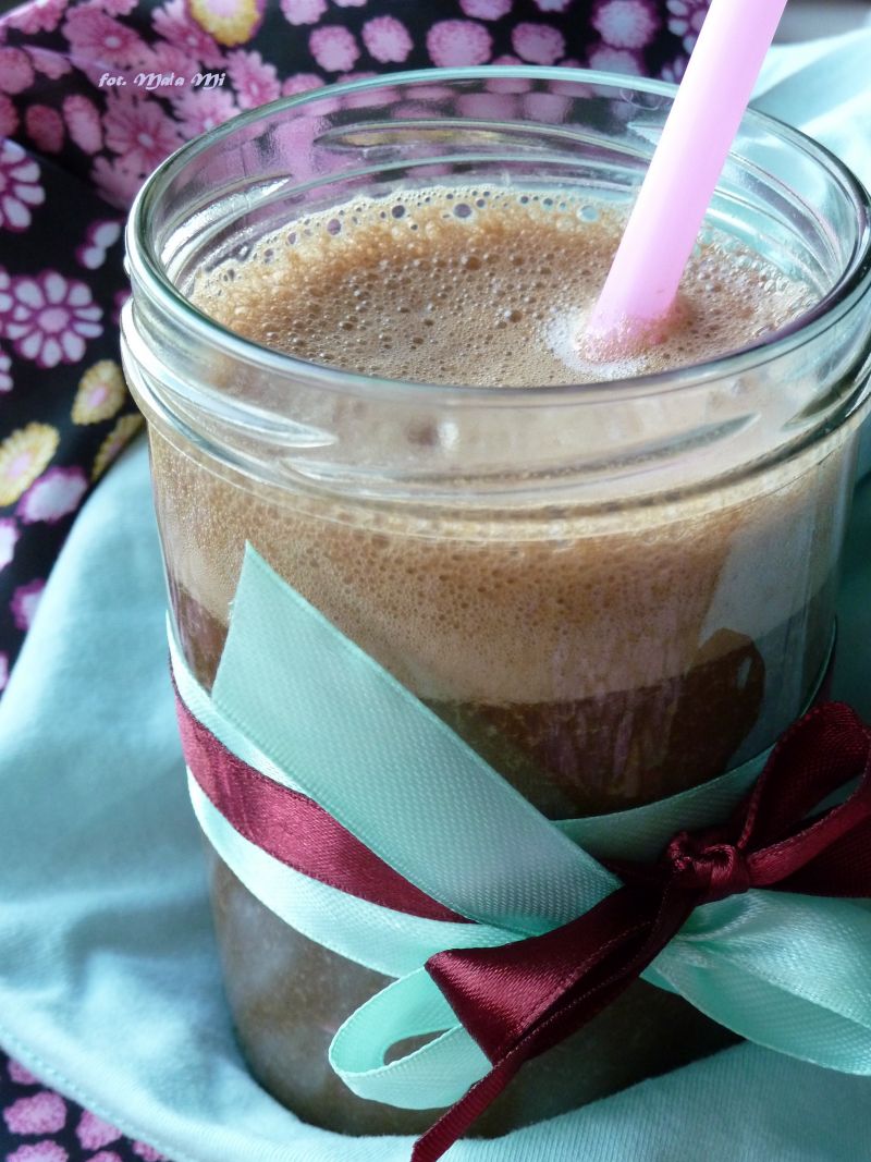 Koktajl kawowo-bananowy na mleku roślinnym Koktajl kawowo-bananowy na mleku roślinnym