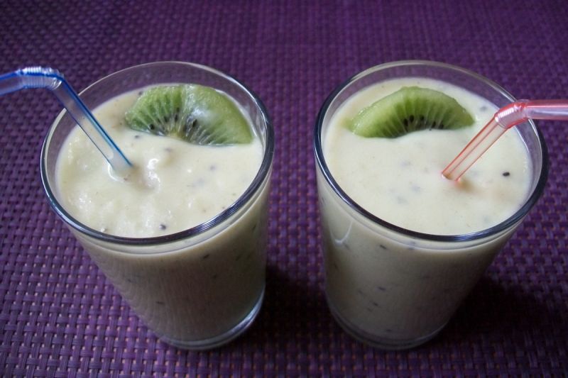Koktajl kiwi -bananowy z awokado   Koktajl kiwi -bananowy z awokado
