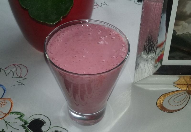 Koktajl malinowo-bananowy Koktajl malinowo-bananowy