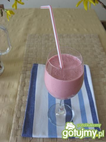 Koktajl malinowo – bananowy z miodem Koktajl malinowo – bananowy z miodem