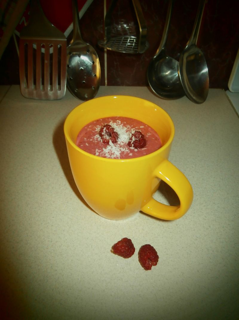 Koktajl malinowo - kokosowy Koktajl malinowo - kokosowy