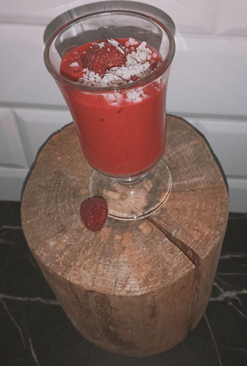 Koktajl malinowo - kokosowy