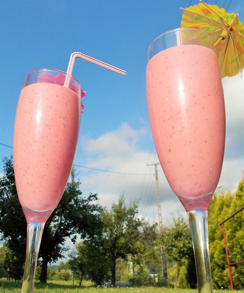 Koktajl malinowy z bananem i jabłkiem