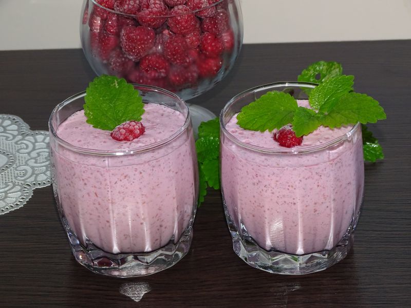 Koktajl malinowy z otrębami