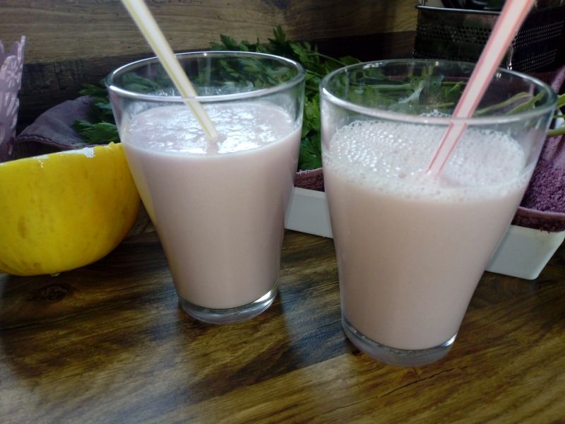 Koktajl melonowo-waniliowo-wiśniowy Koktajl melonowo-waniliowo-wiśniowy
