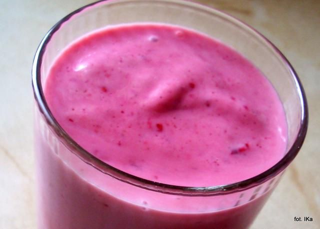 Koktajl mleczno - malinowy 