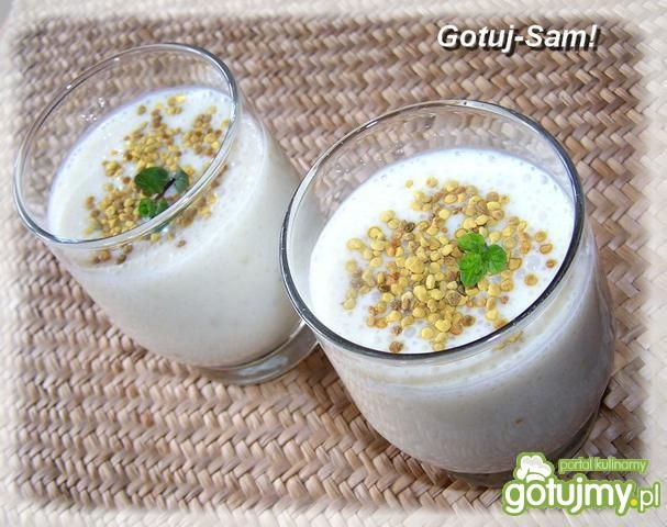 Koktajl mleczny miodowy