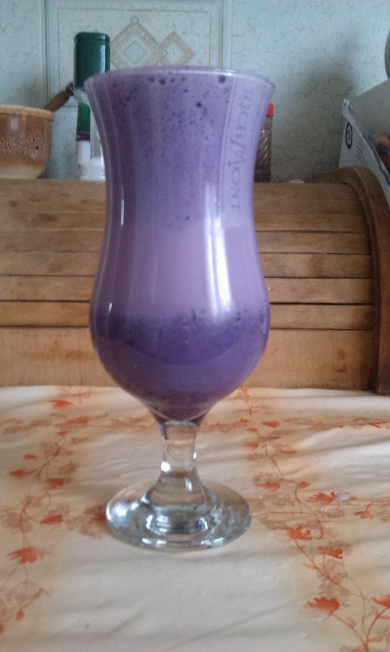 Koktajl mnleczno jagodowy