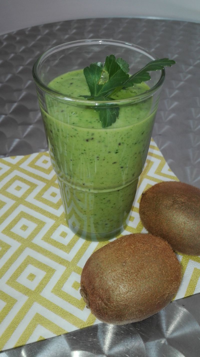 Koktajl nr 1 Kiwi z pietruszką Dieta 1200 kalorii Koktajl nr 1 Kiwi z pietruszką Dieta 1200 kalorii