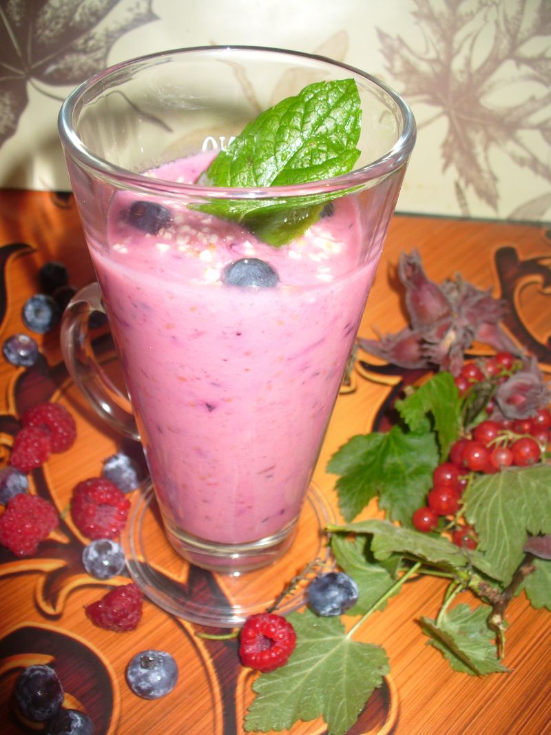 Koktajl owocowy na  mleku kokosowym