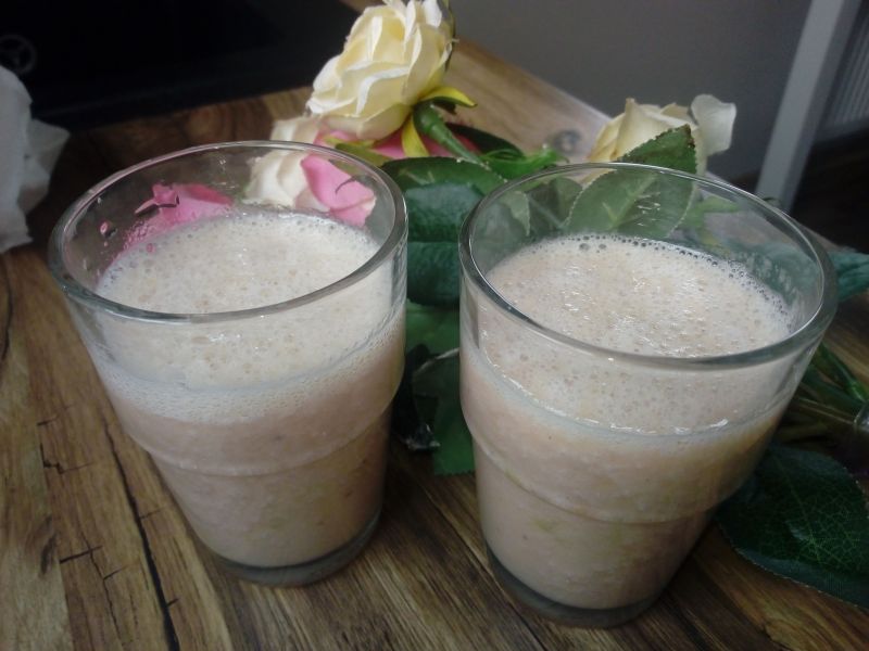 Koktajl owocowy na soku pomarańczowym