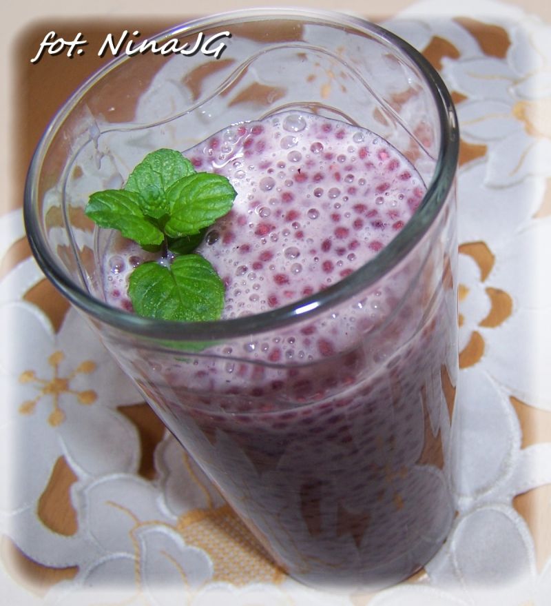 Koktajl porzeczkowy z CHIA Koktajl porzeczkowy z CHIA