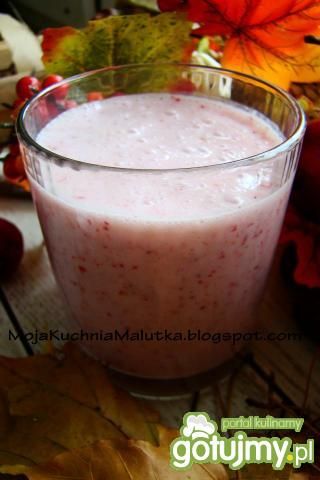 Koktajl poziomkowy z błonnikiem i miodem Koktajl poziomkowy z błonnikiem i miodem