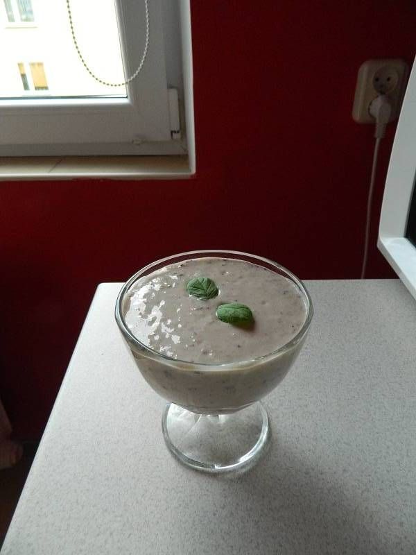 Koktajl śliwkowy z orzechami włoskimi