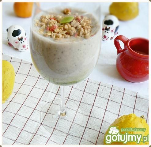 Koktajl sojowy z granolą Koktajl sojowy z granolą