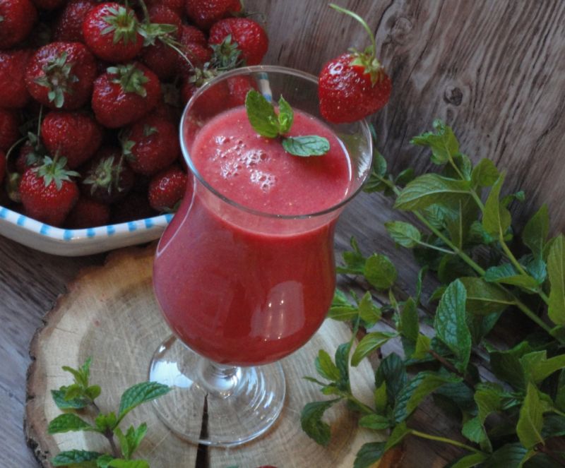 Koktajl truskawka-arbuz-banan