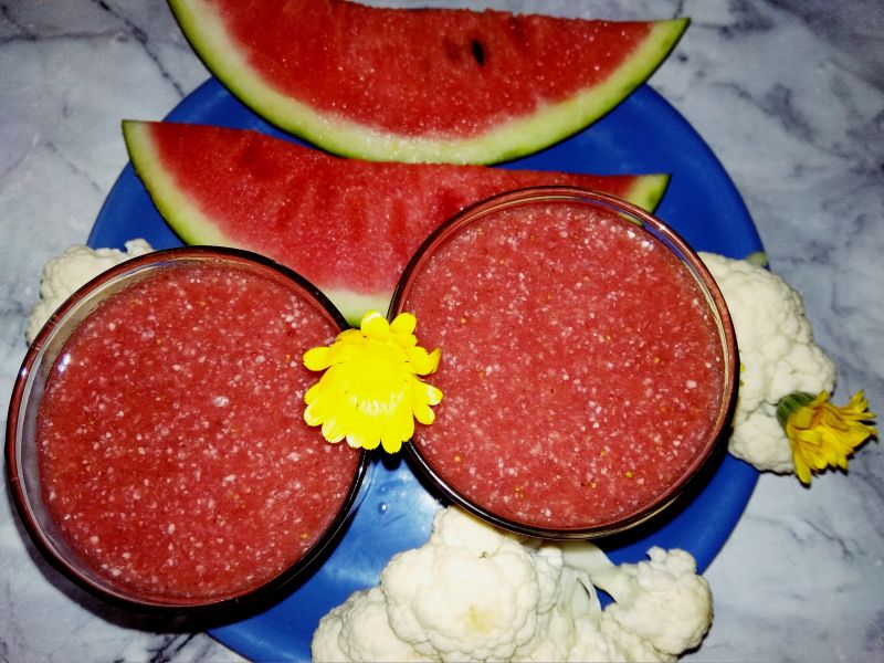 Koktajl truskawkowo, arbuzowo, kalafiorowy.