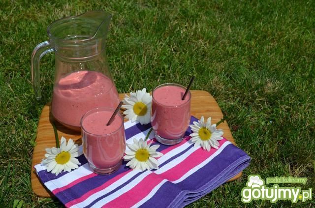 Koktajl truskawkowo- bananowy Koktajl truskawkowo- bananowy