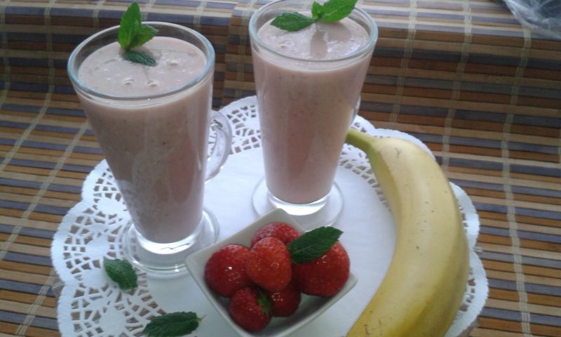 Koktajl truskawkowo - bananowy