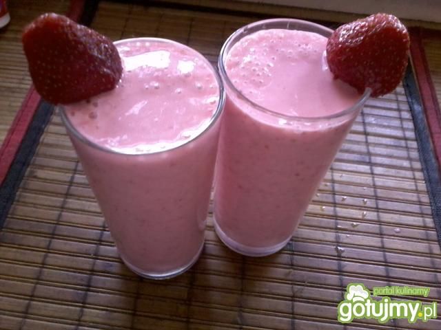 Koktajl truskawkowo-brzoskwiniowy Koktajl truskawkowo-brzoskwiniowy