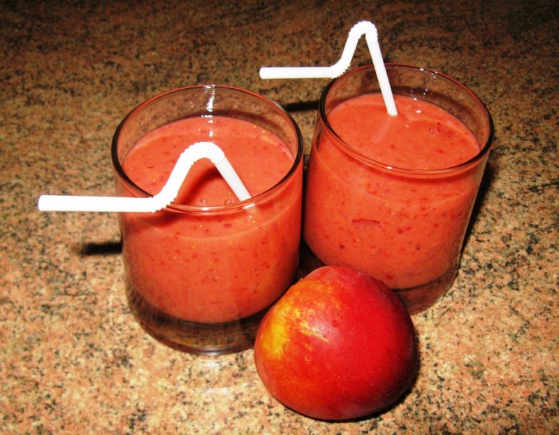 Koktajl truskawkowo- brzoskwiniowy