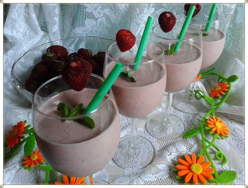 Koktajl truskawkowo-czereśniowy z nutą mięty