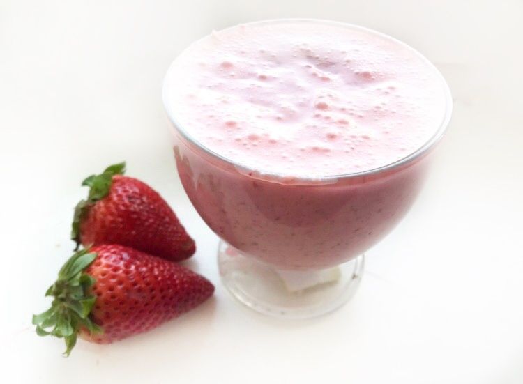 Koktajl truskawkowo-migdałowy