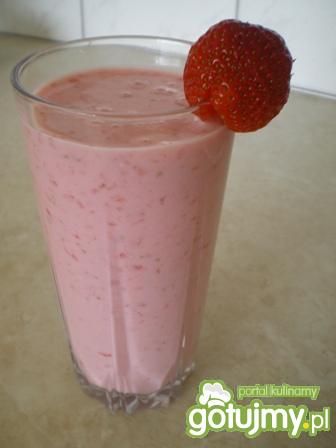 Koktajl truskawkowo-waniliowy. Koktajl truskawkowo-waniliowy.