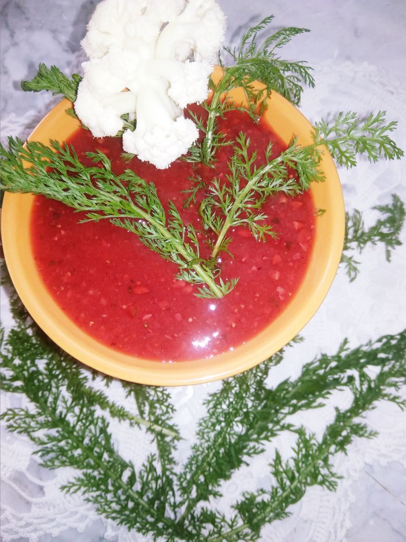 Koktajl truskawkowy z krwawnikiem i kalafiorem.