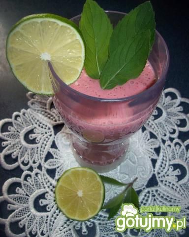 Koktajl truskawkowy z miętą