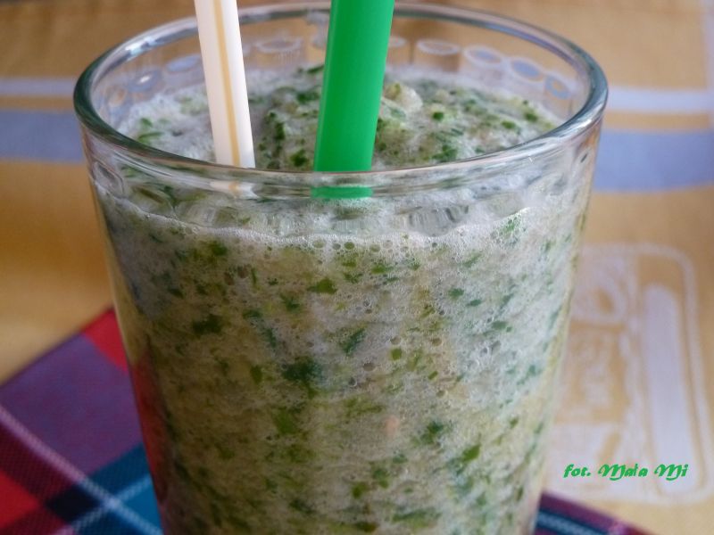 Koktajl warzywny ze szpinakiem i pomidorem Koktajl warzywny ze szpinakiem i pomidorem