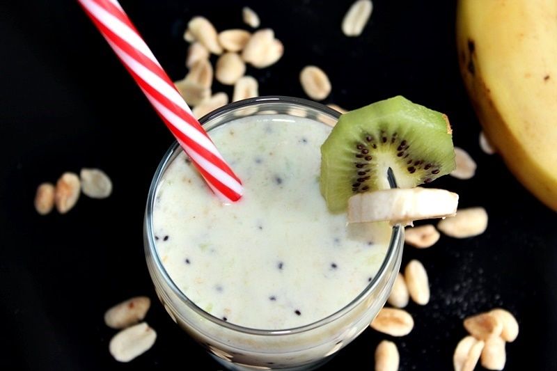 Koktajl z bananem, kiwi i masłem orzechowym Koktajl z bananem, kiwi i masłem orzechowym