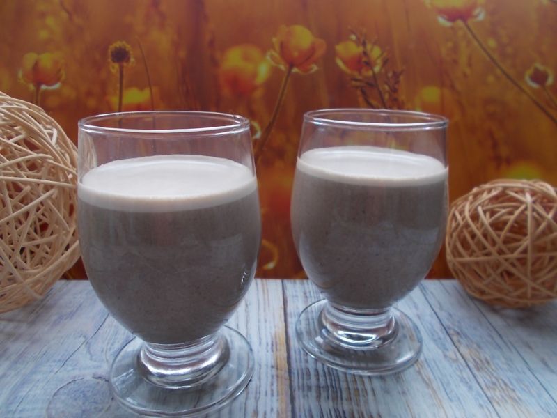 Koktajl z czarną soczewicą Koktajl z czarną soczewicą