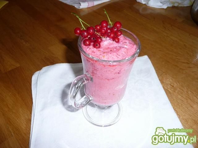 Koktajl z czerwonej porzeczki