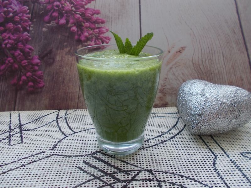 Koktajl z gruszki i pietruszki