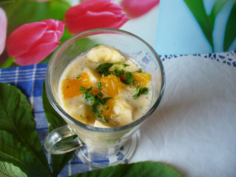 Koktajl z mandarynką,abananemi rukolą Koktajl z mandarynką,abananemi rukolą