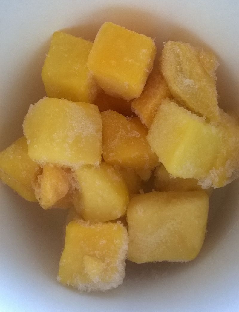 Koktajl z mango na kefirze z natką pietruszki