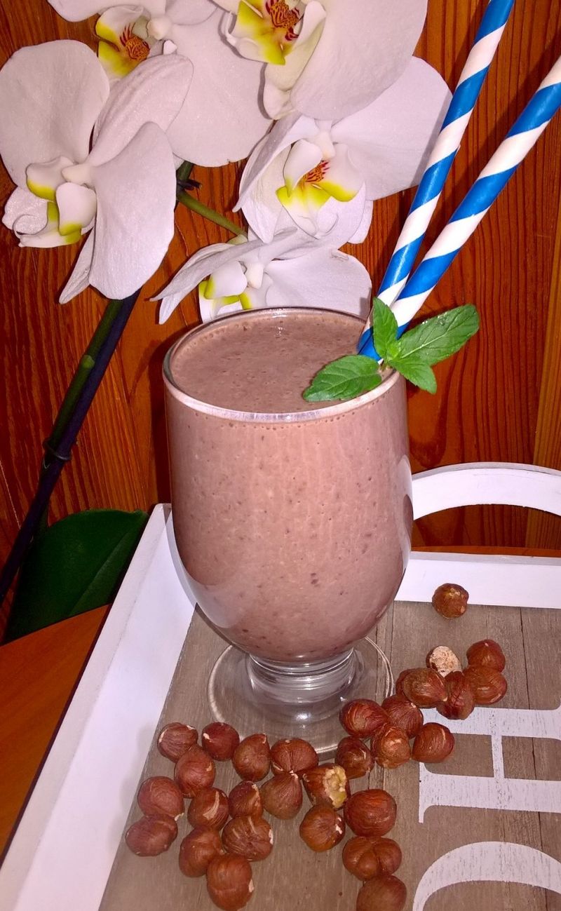 Koktajl z orzechami laskowymi Koktajl z orzechami laskowymi