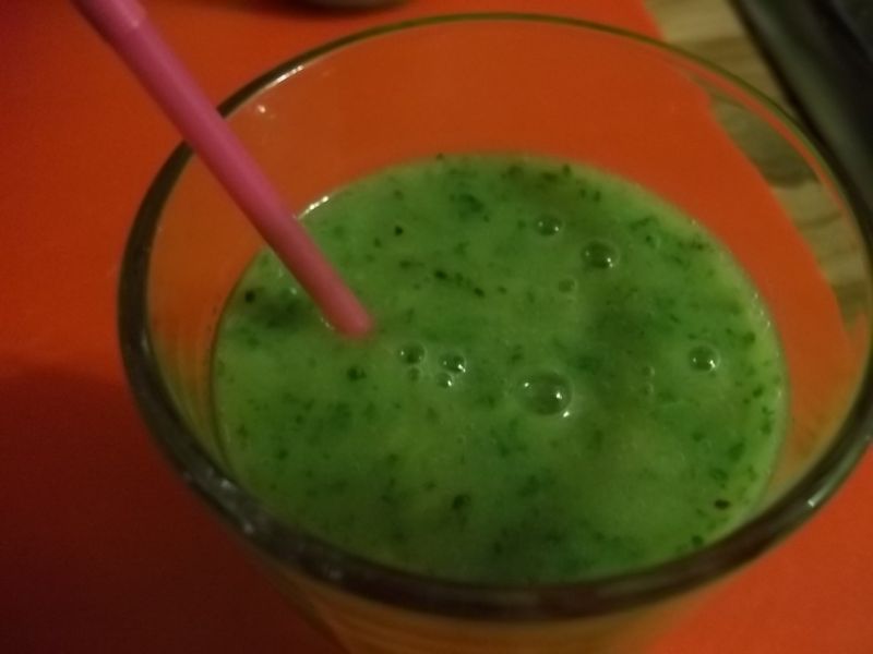 Koktajl z owoców i jarmużu Koktajl z owoców i jarmużu